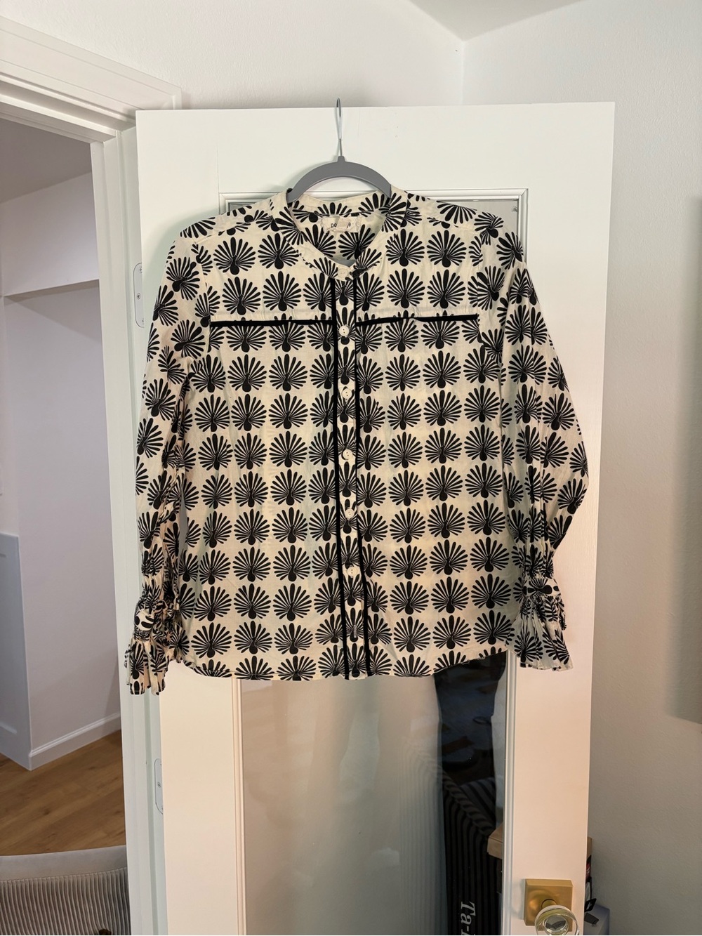 Anthropologie Cream and Black Fan-Print Button-Front Blouse